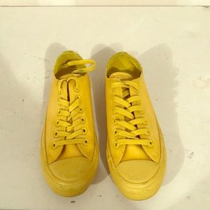 Women’s converse shoes